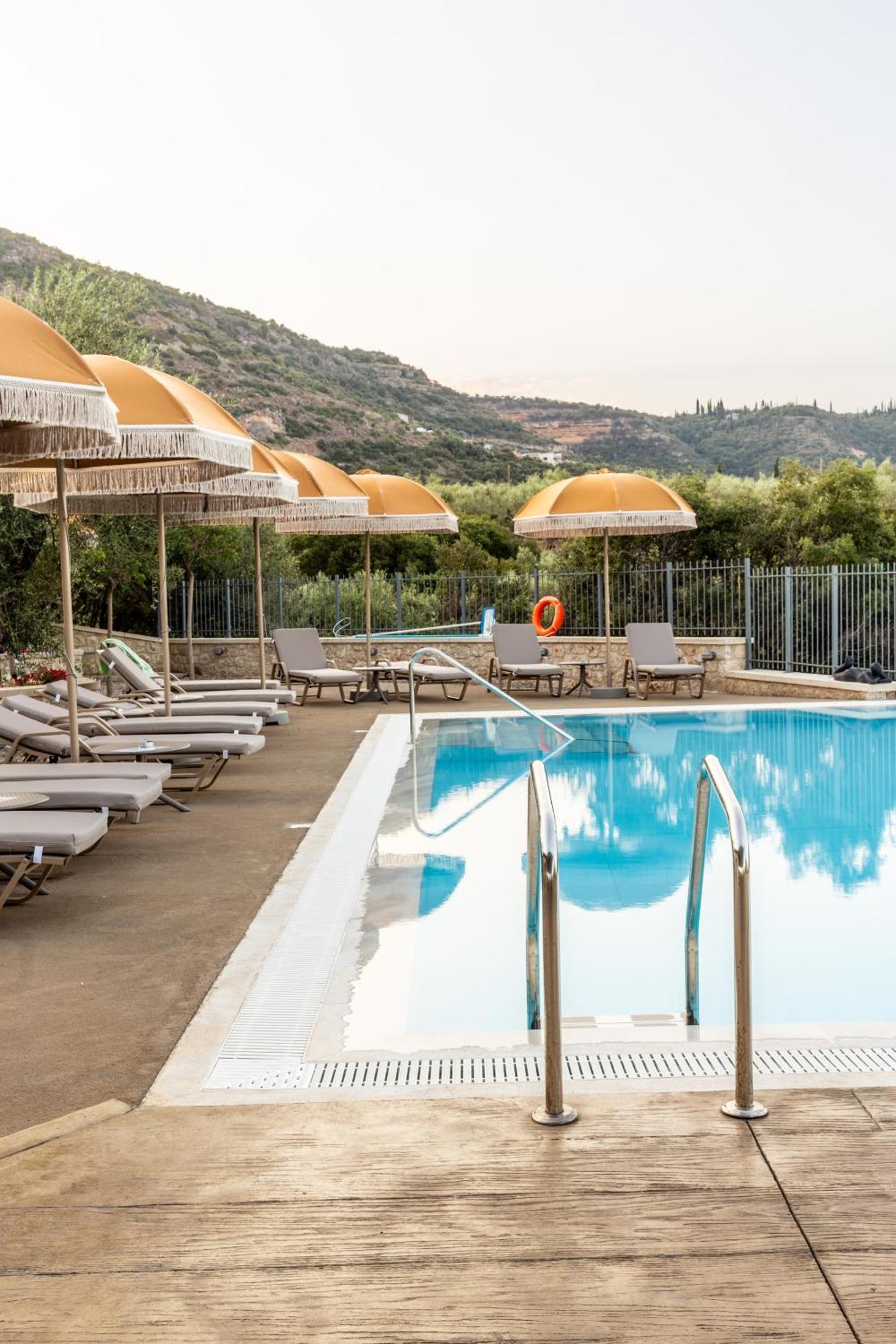 Olympia Zervea Studios With Pool - Apartment Кардамили Екстериор снимка