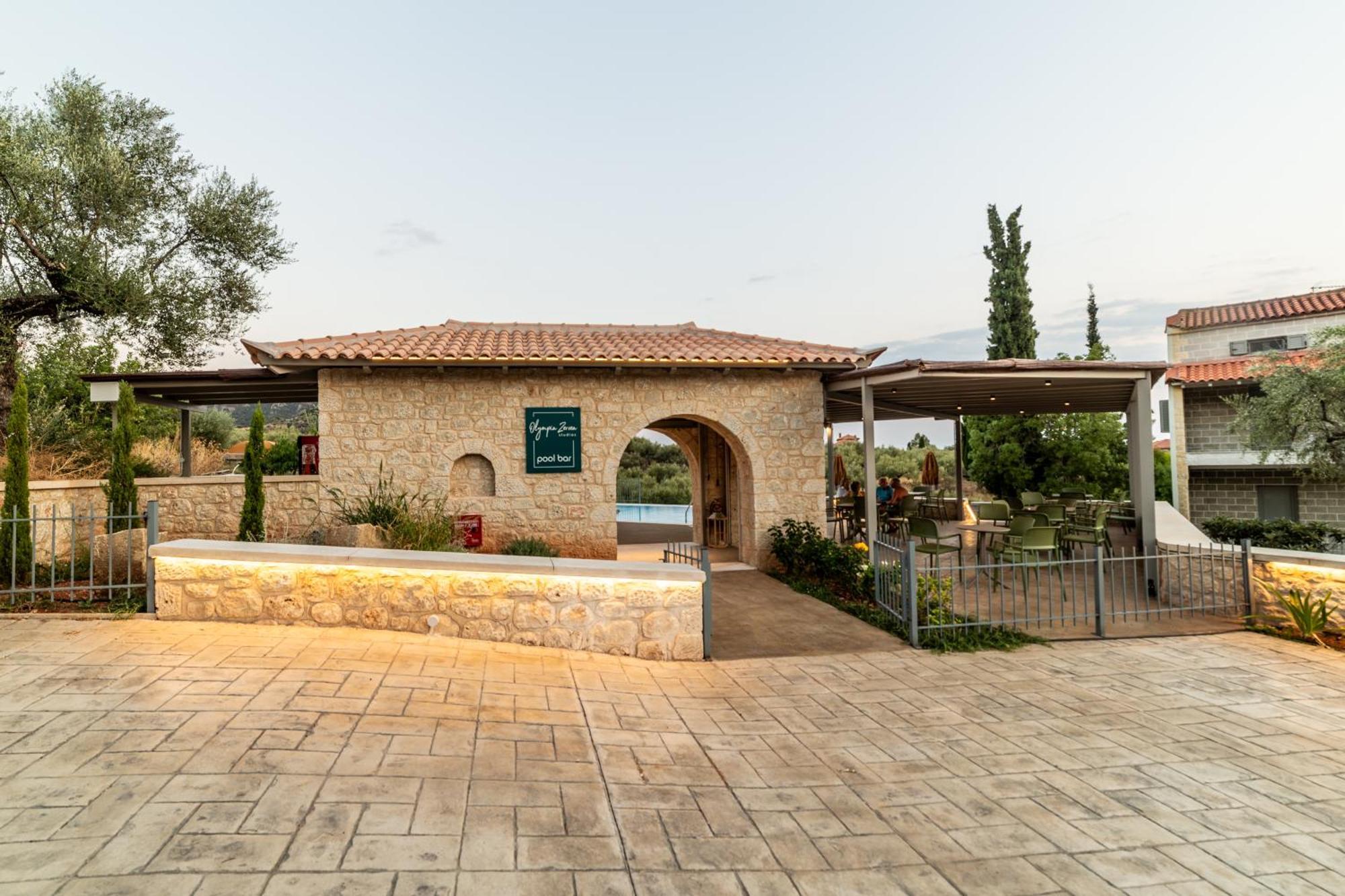 Olympia Zervea Studios With Pool - Apartment Кардамили Екстериор снимка