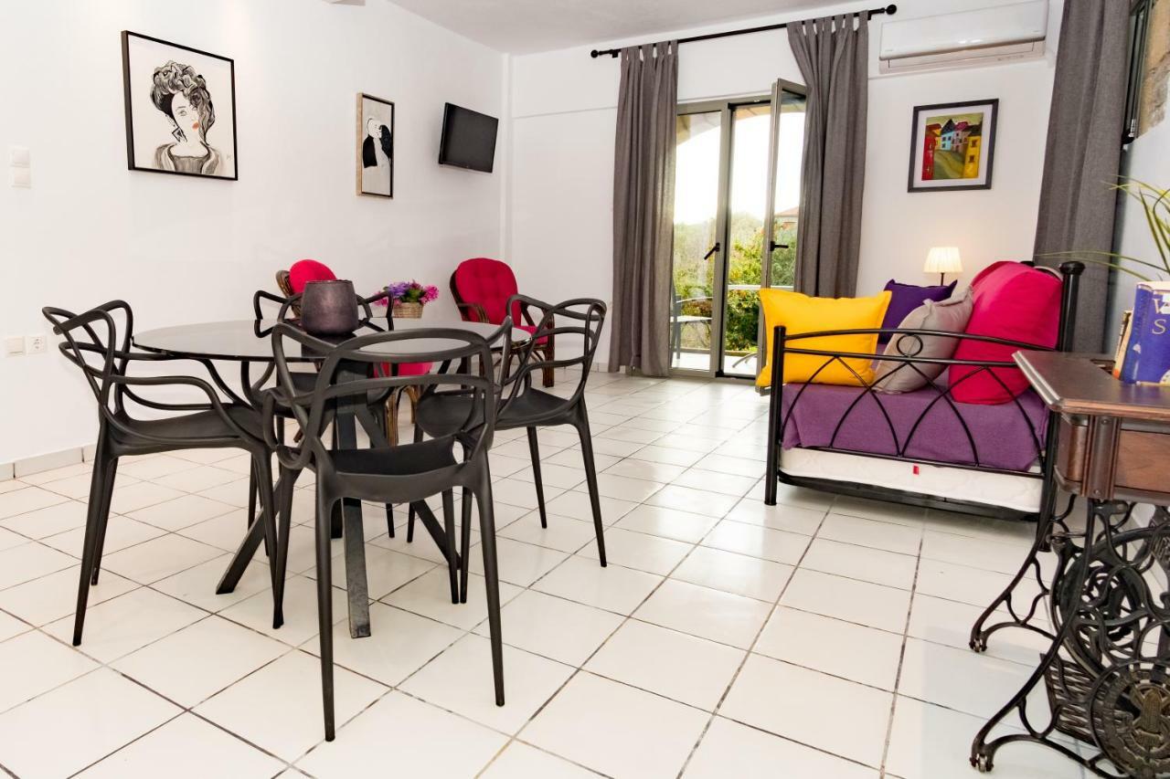 Olympia Zervea Studios With Pool - Apartment Кардамили Екстериор снимка