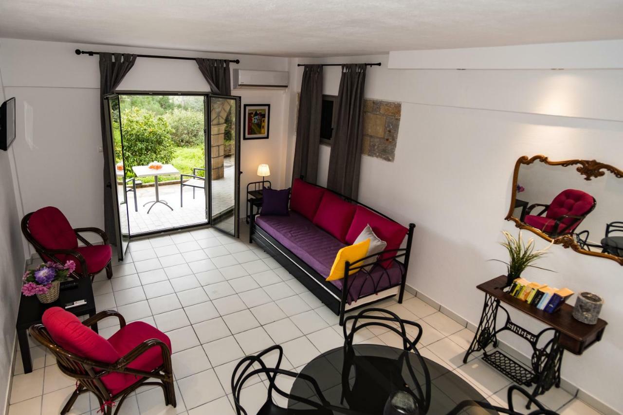Olympia Zervea Studios With Pool - Apartment Кардамили Екстериор снимка